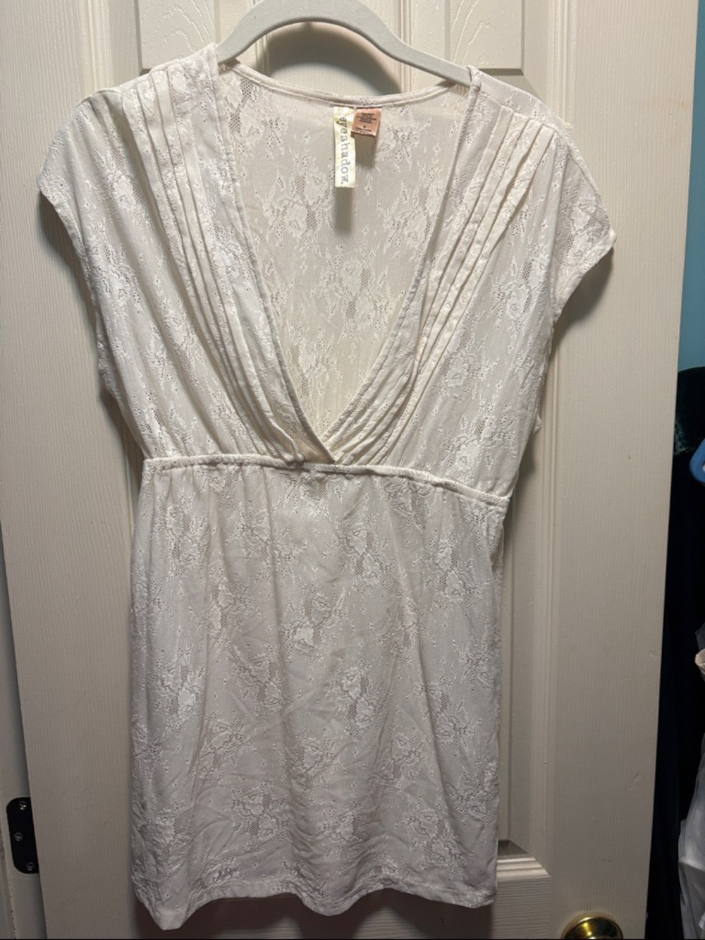 Eyeshadow Cream Lace Scoop Neck Top